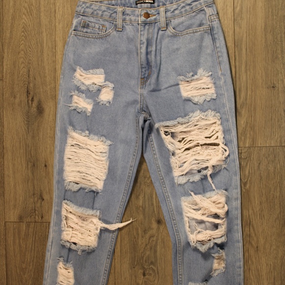 0374 Fashion Nova Women’s Distressed | Light Wash | Size 3 (26) - Picture 1 of 10